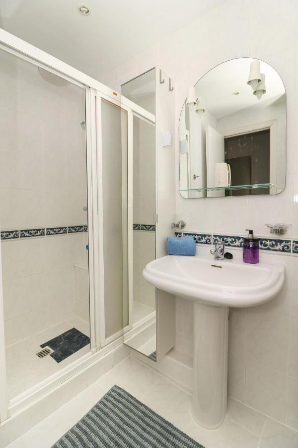Family Apartment Walking Distance To The Sea And All Amenities Sitio de Calahonda Bagian luar foto
