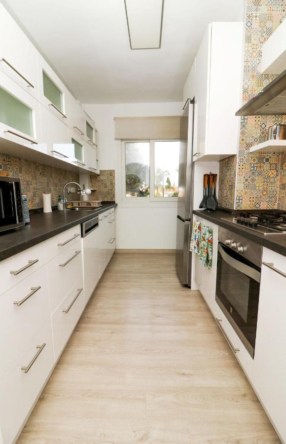 Family Apartment Walking Distance To The Sea And All Amenities Sitio de Calahonda Bagian luar foto